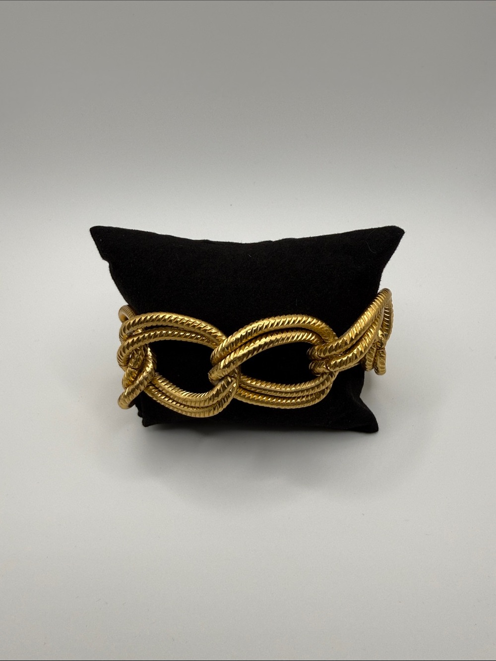 Gold Link Chain Necklace - Women Jewelry - Picture 3 of 7